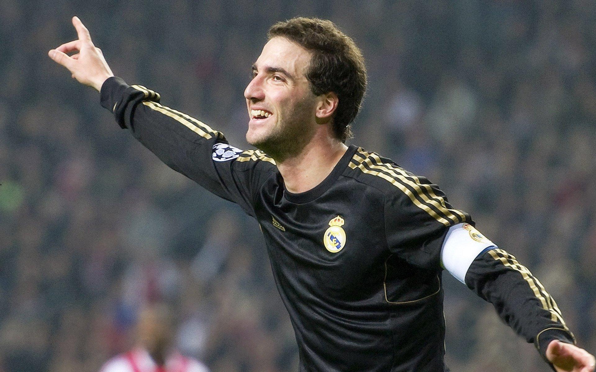 意甲积分榜风云,那不勒斯豪取四连胜强势领跑 国际米兰止跌回升暂居次席