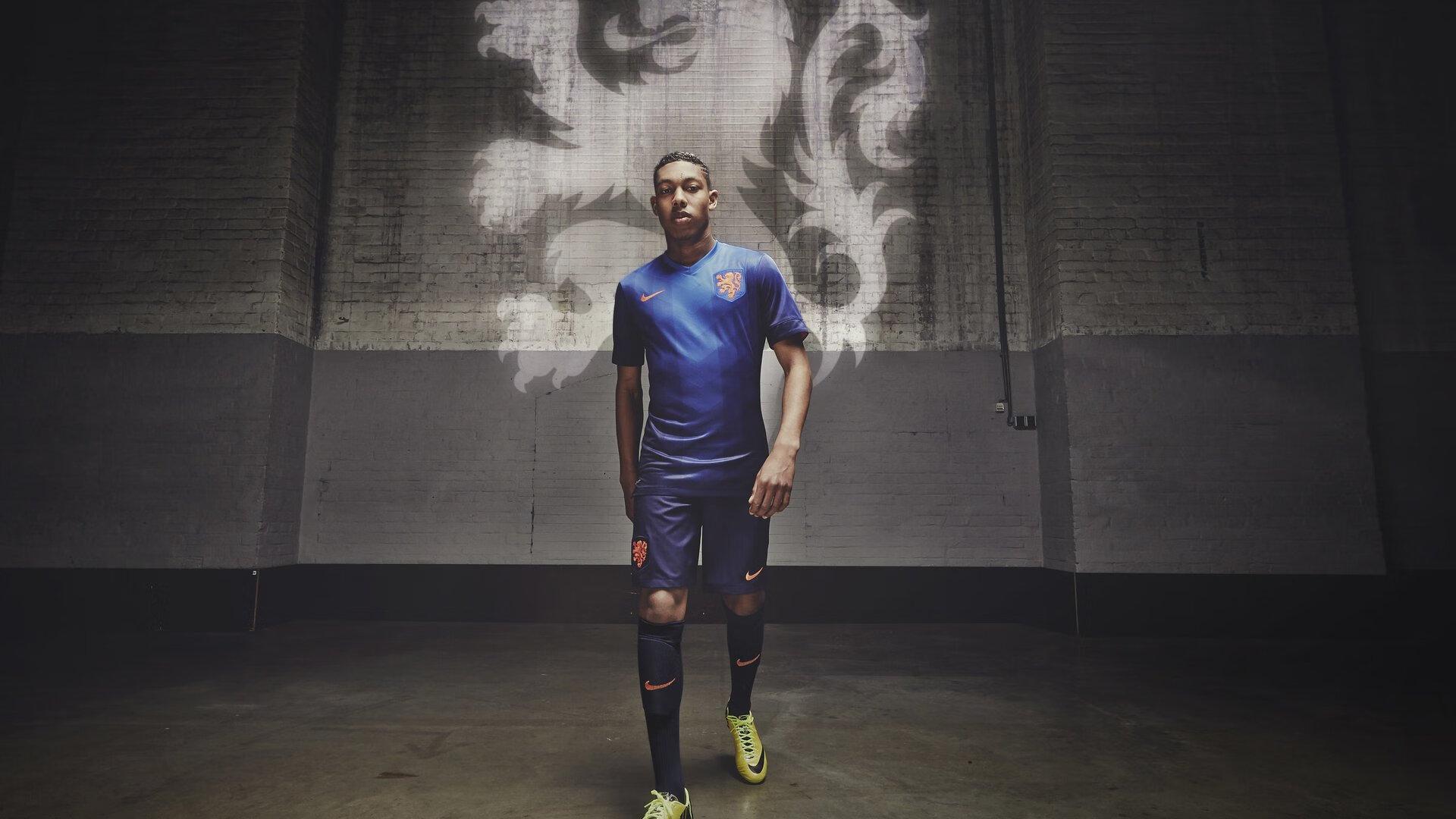 篮球史上的防守巨兽，3B中锋开创新时代，仅大洛与文班达成单赛季盖帽三分双120神迹